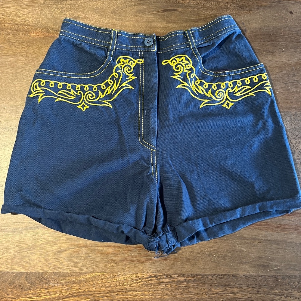 Vintage 1980s Embroidered Cut Off Shorts Size 6